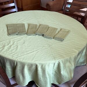 Sophisticated Olive Tablecloth and Napkin Set